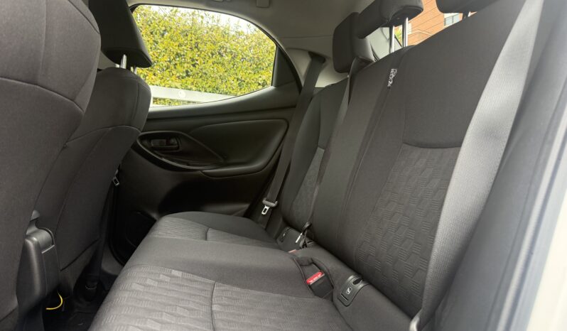 Toyota Yaris 1.5 Hybrid Active pieno