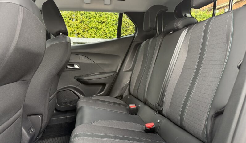 Peugeot 2008 130 Allure PACK pieno