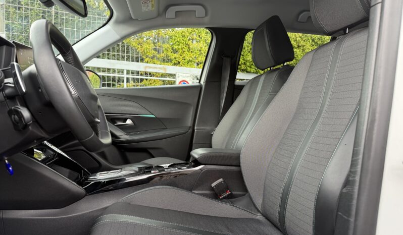 Peugeot 2008 130 Allure PACK pieno