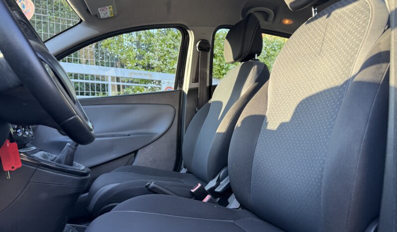 Lancia Ypsilon 1.2 69 CV Silver pieno